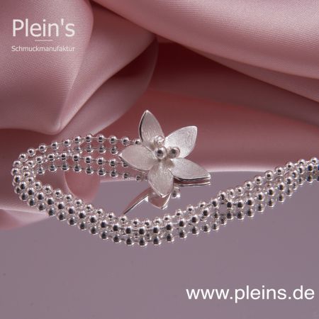 Damenanhänger mit Blume aus Silber